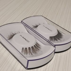 2 Pairs of MAC Eyelashes New in Case